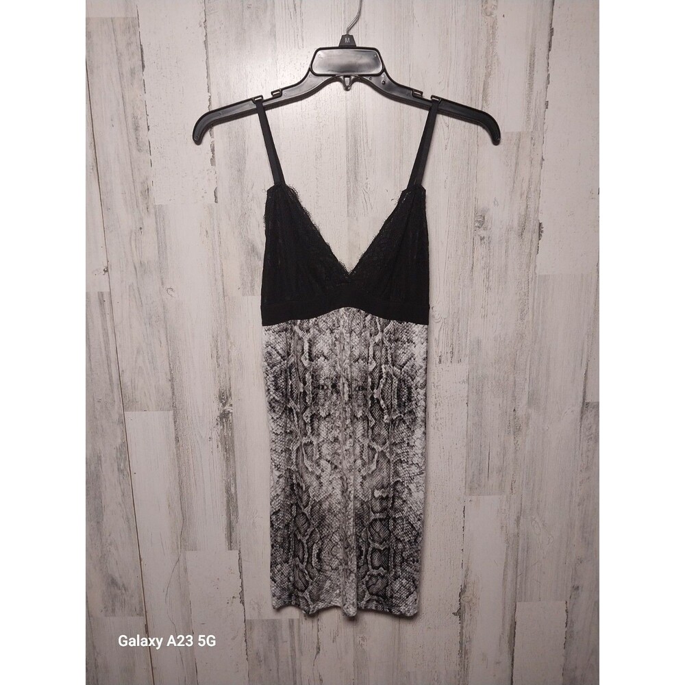 Ambrielle Nightgown Woman’s Size Medium Black "Rosy Boa" Lace Sleeveless